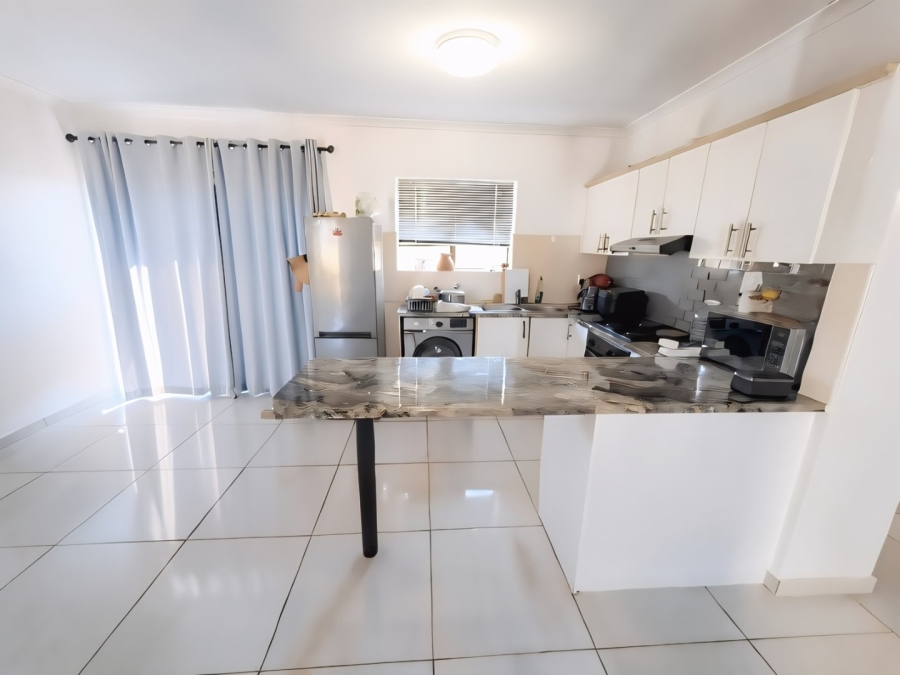To Let 2 Bedroom Property for Rent in Parklands Western Cape